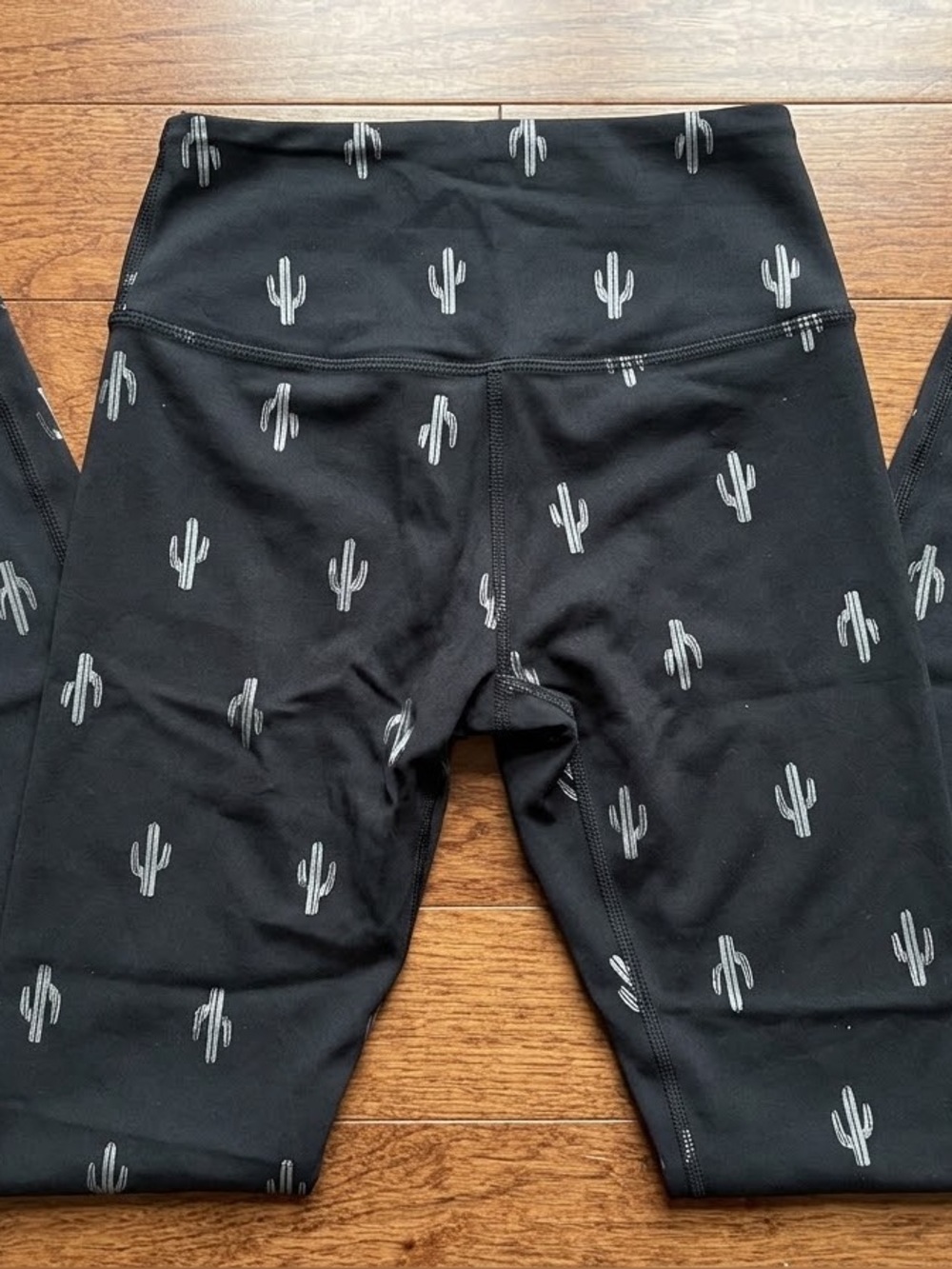 Beyond Yoga Dizzy Cactus High Waisted Midi Legging Black Silver Foil S